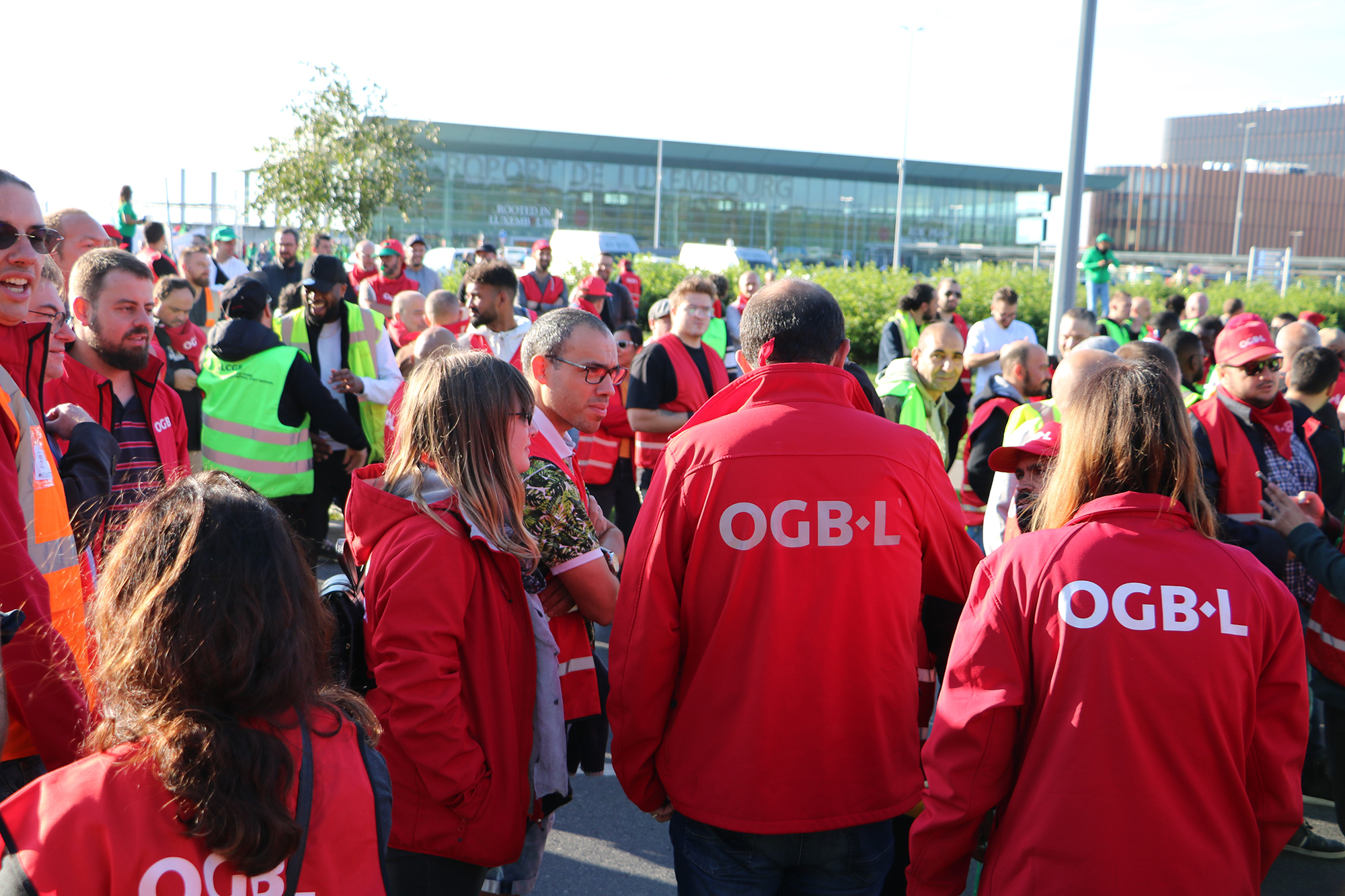 A major conflict is looming at Luxair's CargoCenter! - OGBL